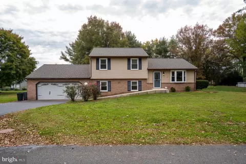 8 Sherri Ln, Lititz, PA 17543 photo 6