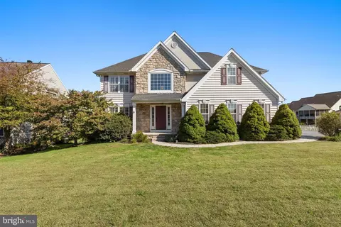 204 Scarborough Ln, Millersville, PA 17551