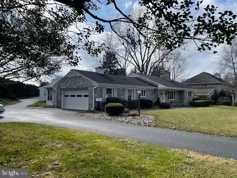 105 Lancaster Ave, Strasburg, PA 17579