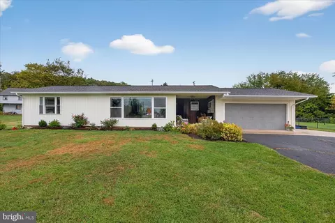 1338 Reading Rd, Denver, PA 17517