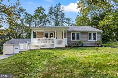 330 Sylvan Retreat Rd, Columbia, PA 17512