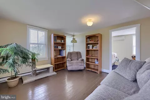Living - 618 Owl Hill Rd, Lititz, PA 17543 photo 3 of 3