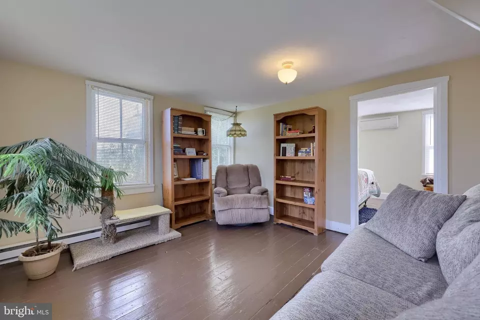 Living - 618 Owl Hill Rd, Lititz, PA 17543 photo 3 of 3