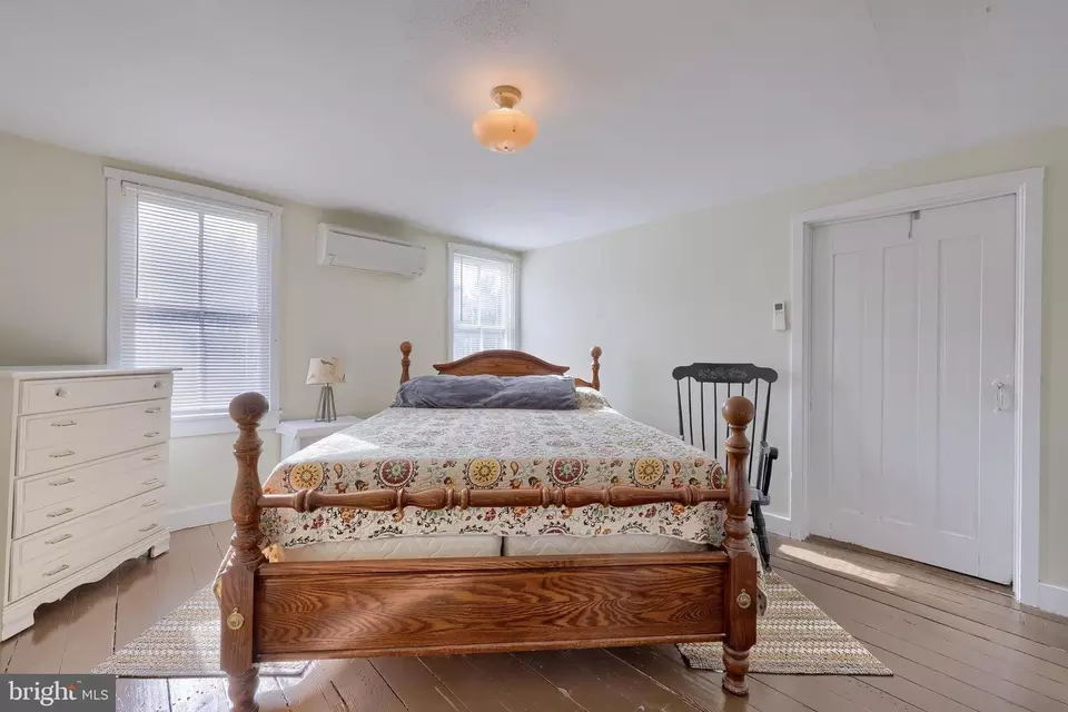 Bedroom - 618 Owl Hill Rd, Lititz, PA 17543 photo 2 of 3