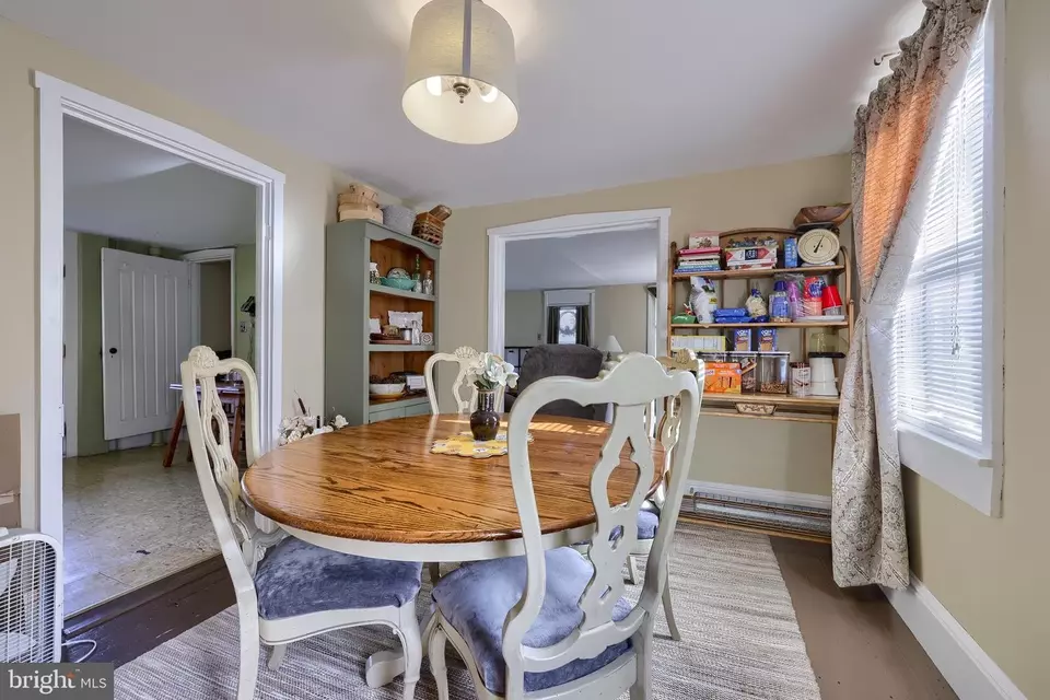 Dining - 618 Owl Hill Rd, Lititz, PA 17543 photo 2 of 2