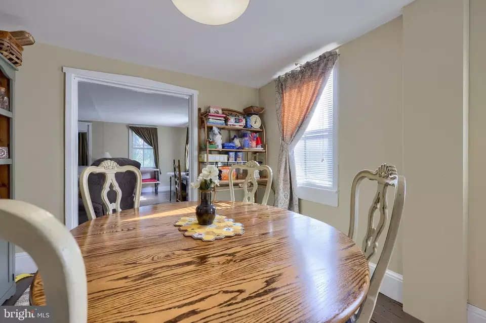 Dining - 618 Owl Hill Rd, Lititz, PA 17543 photo 1 of 2