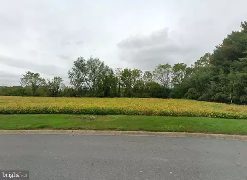 8 Ponderosa Dr, Lancaster, PA 17601