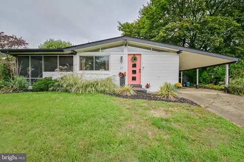 27 Naomi Ave, Landisville, PA 17538