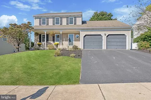 11 Carriage Ln, Ephrata, PA 17522