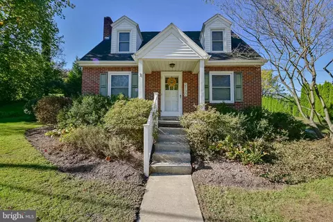 2130 Hollinger Rd, Lancaster, PA 17602