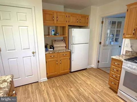 Kitchen - 5 Kurtz Dr, Lititz, PA 17543 photo 3 of 4