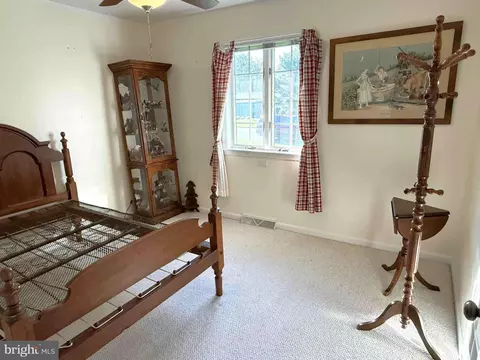 Bedroom - 5 Kurtz Dr, Lititz, PA 17543 photo 2 of 2