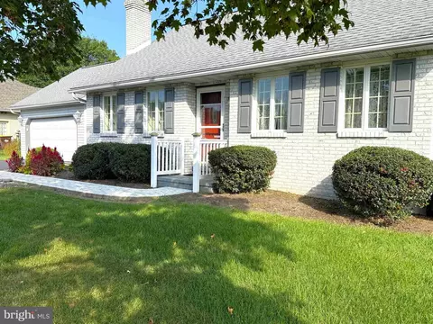 Exterior - 5 Kurtz Dr, Lititz, PA 17543 photo 3 of 8