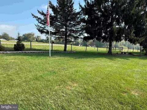 Exterior - 5 Kurtz Dr, Lititz, PA 17543 photo 6 of 8