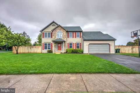 154 Larch Ln, Denver, PA 17517