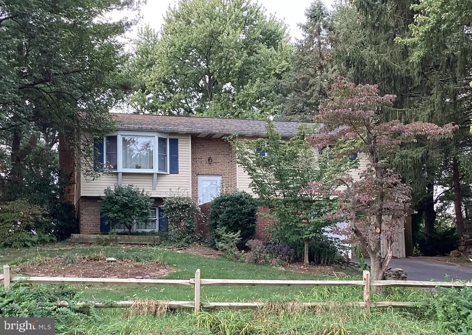  1318 Habecker Rd, Columbia, PA 17512 photo 1