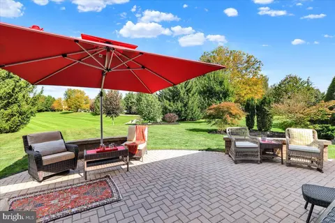 648 Dorset St, Lititz, PA 17543 photo 3