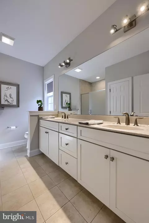 Bath - 600 Allegiance Dr, Lititz, PA 17543 photo 3 of 7