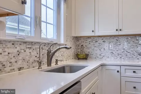 Kitchen - 600 Allegiance Dr, Lititz, PA 17543 photo 2 of 3