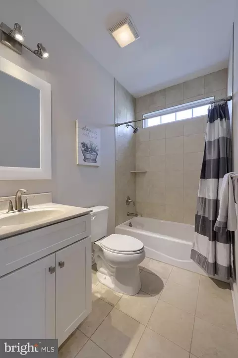 Bath - 600 Allegiance Dr, Lititz, PA 17543 photo 1 of 7
