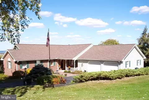 1145 Brownstone Rdg, New Holland, PA 17557