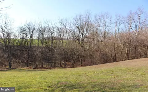 2784 Hossler Rd, Manheim, PA 17545