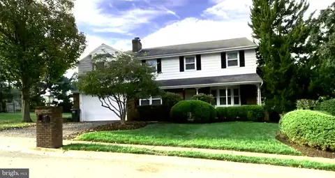 2236 Bob White Ln, Lancaster, PA 17601