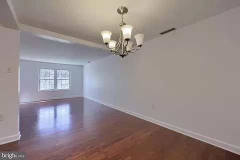 Living - 113 Winter Hill Rd, Lititz, PA 17543 photo 3 of 5