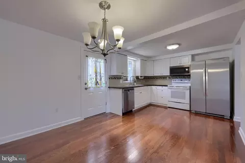 Entry Way - 113 Winter Hill Rd, Lititz, PA 17543 photo 2 of 4