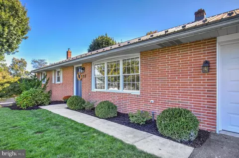 215 Snavely Mill Rd, Lititz, PA 17543 photo 2