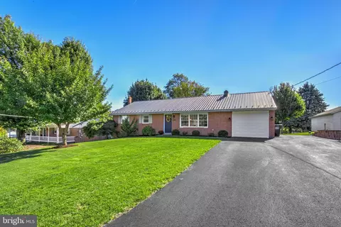 215 Snavely Mill Rd, Lititz, PA 17543 photo 3