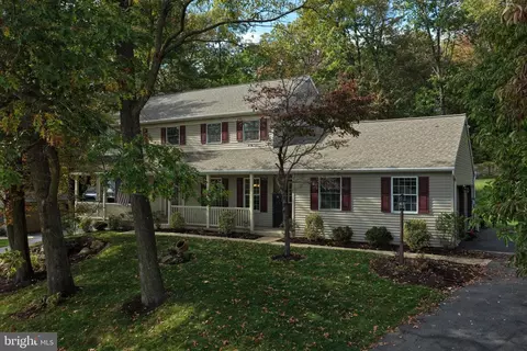 909 Hidden Hollow Dr, Gap, PA 17527