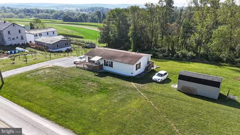 5892 Meadville Rd, Narvon, PA 17555