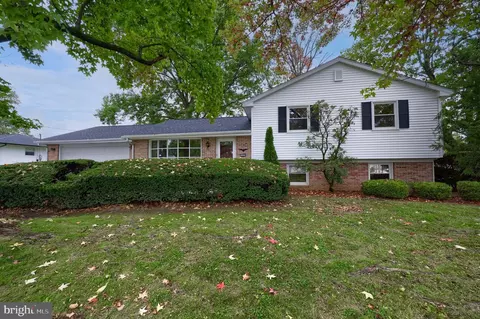 510 W Conestoga St, New Holland, PA 17557