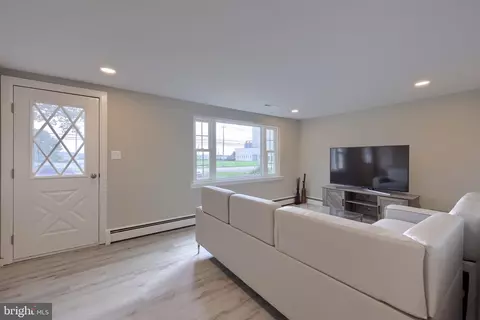 1143 E Main St, Mount Joy, PA 17552 photo 3