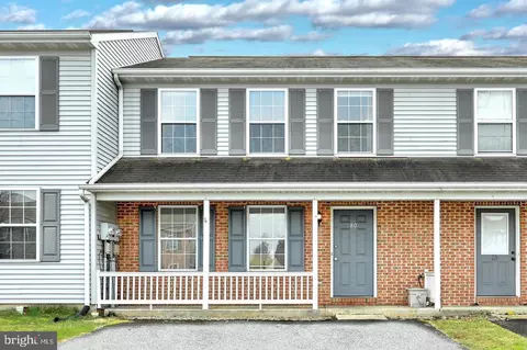 80 Chelmsford Dr, Marietta, PA 17547