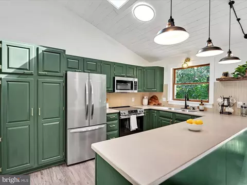 Kitchen - 360 Yummerdall Rd, Lititz, PA 17543 photo 2 of 5