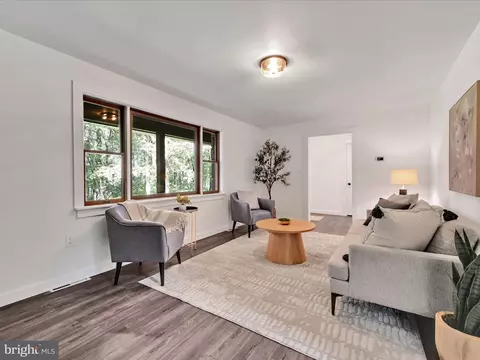 Living - 360 Yummerdall Rd, Lititz, PA 17543 photo 2 of 3