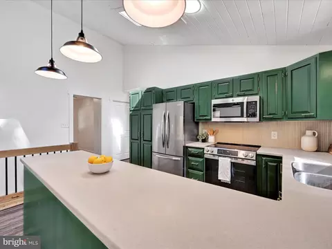 Kitchen - 360 Yummerdall Rd, Lititz, PA 17543 photo 4 of 5