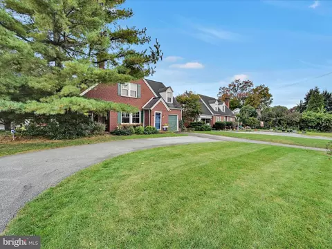 816 E Main St, Mount Joy, PA 17552 photo 5