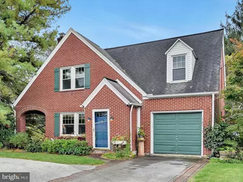 816 E Main St, Mount Joy, PA 17552 photo 2