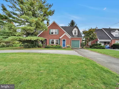 816 E Main St, Mount Joy, PA 17552 photo 3