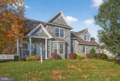 304 Cobblers Ct, Lititz, PA 17543