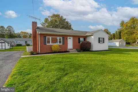 1110 Rohrerstown Rd, Lancaster, PA 17601
