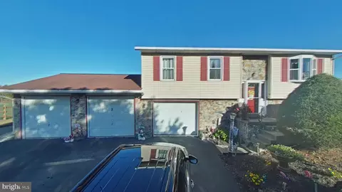 3071 Homestead Rd, Mount Joy, PA 17552