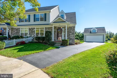 520 Providence Ct, Lititz, PA 17543