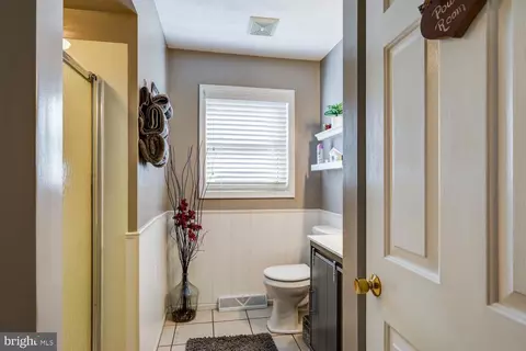 Bath - 2 Brookfield Rd, Lititz, PA 17543 photo 1 of 7
