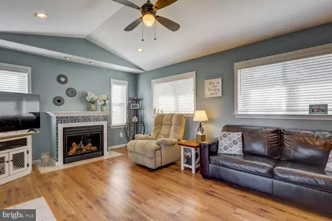 Living - 2 Brookfield Rd, Lititz, PA 17543 photo 2 of 2