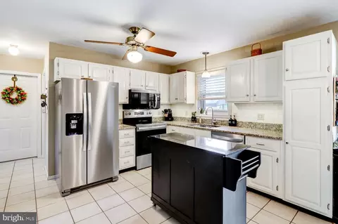 Kitchen - 2 Brookfield Rd, Lititz, PA 17543 photo 2 of 6