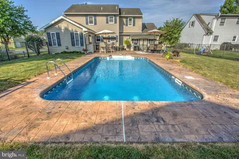 Exterior - 2 Brookfield Rd, Lititz, PA 17543 photo 4 of 11